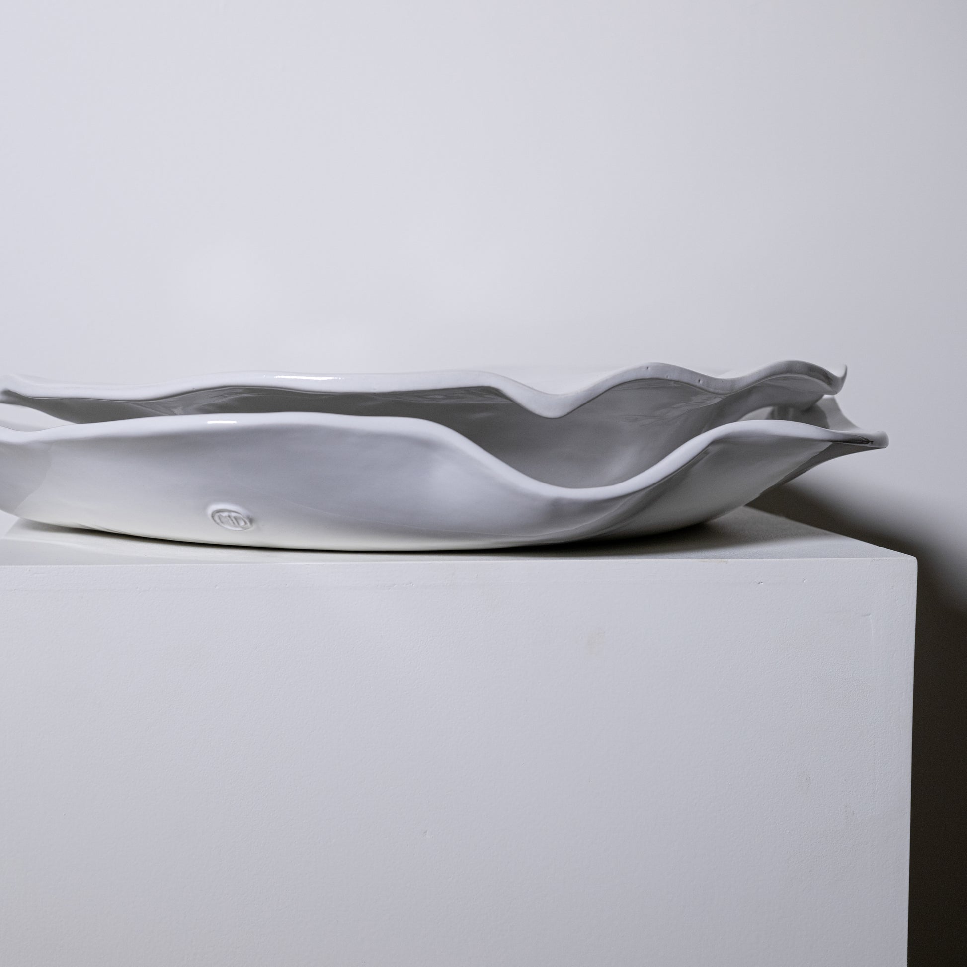 Aspen platter no 723 ceramic bowl with glossy white exterior matte gray interior and elegant wavy rim design